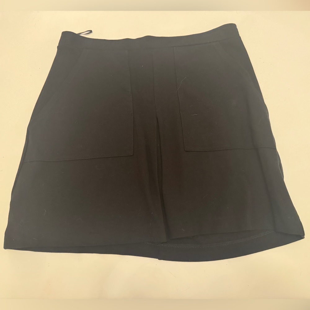 EUC French Connection Black Pleated Skirt Medium 10